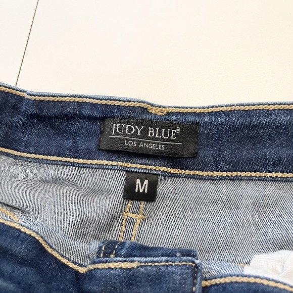 Judy Blue Mid Rise Cut Off Distressed Patch Jean Shorts Women's Size M - Picture 5 of 6